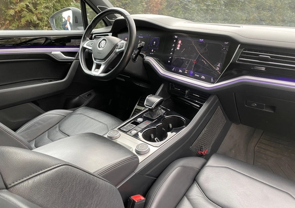 Volkswagen Touareg cena 219900 przebieg: 124000, rok produkcji 2018 z Szczecin małe 631